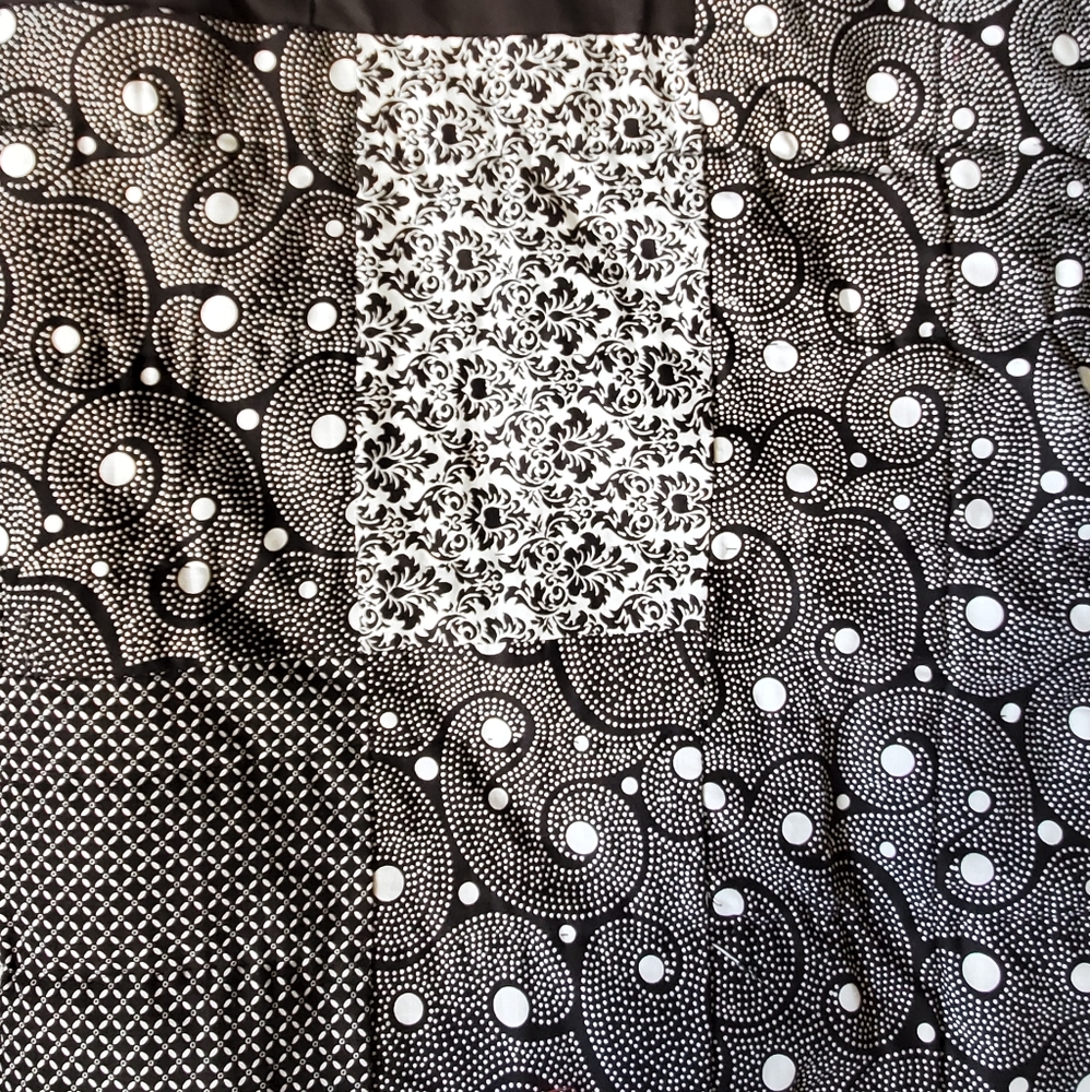 Handmade Quilt - "Midnight Magic" - Picture 6 of 9